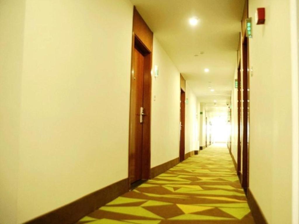 Vatica Jiading District Anting Metro Station Moyu Road 3* Shanghai