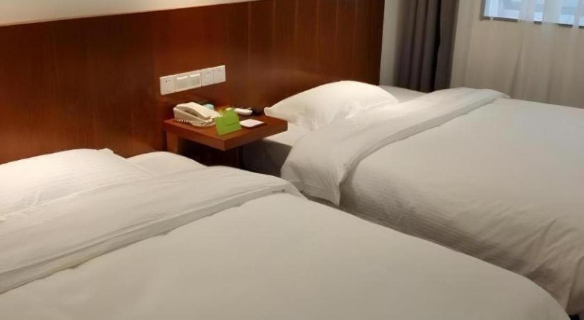 Hotel Vatica Jiading District Anting Metro Station Moyu Road 3*