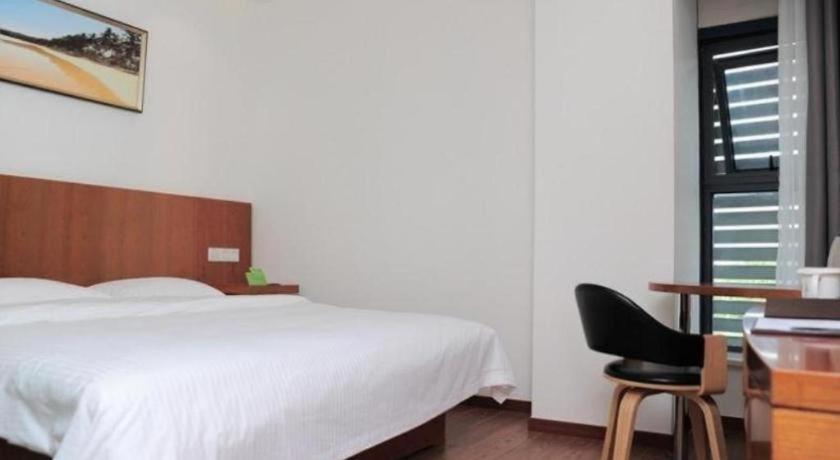 Hotel Vatica Jiading District Anting Metro Station Moyu Road 3*