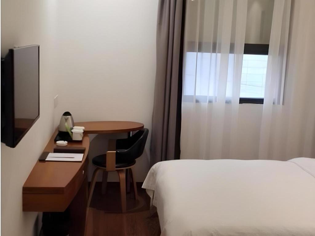 Hotel Vatica Jiading District Anting Metro Station Moyu Road 3*